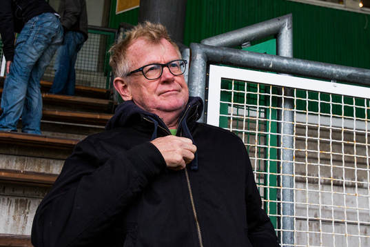 Lasse Anrell och övriga Hammarbys supportrar får