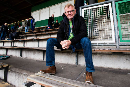 Lasse Anrell och övriga Hammarbys supportrar får