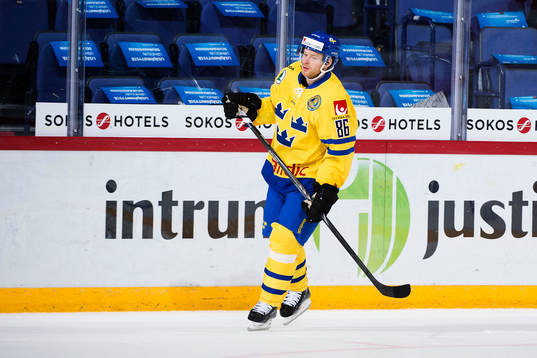 Sveriges Linus Klasen sätter sin straff