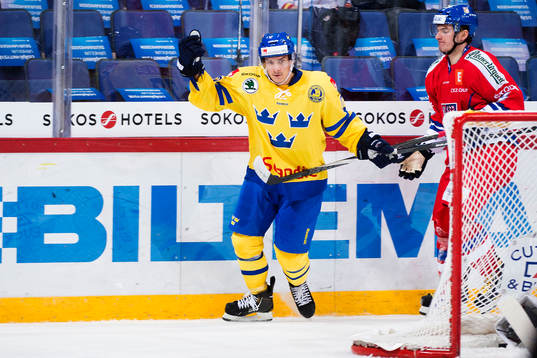 Sveriges Andre Petersson gör 3-3 och jublar