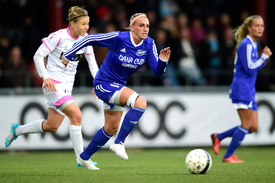Fortuna Hjørrings Camilla Kur med bollen