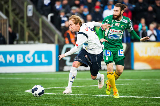 Gefles Simon Lundevall  och Ljungskiles Marcus Gustafsson