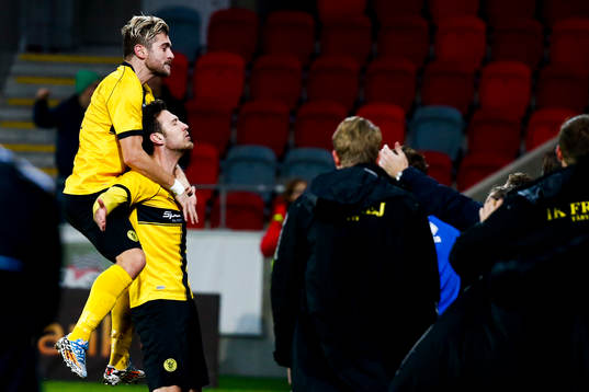 Frejs spelare jublar