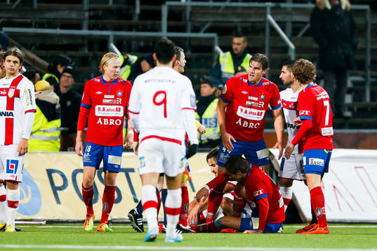 Irriterat i slutet av fotbollsmatchen i kvalet till