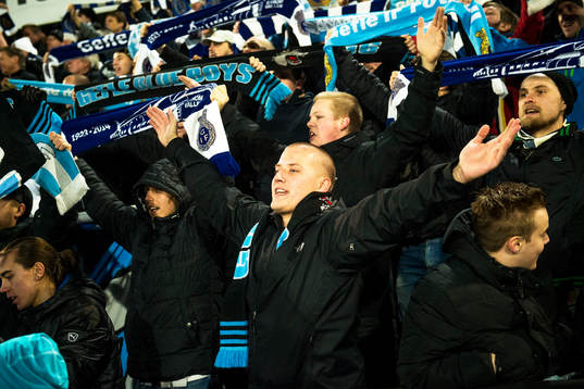 Gefles supportrar jublar