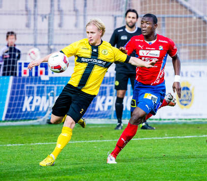 Frejs Hampus Jönsson jagas av Östers Alhaji Gero