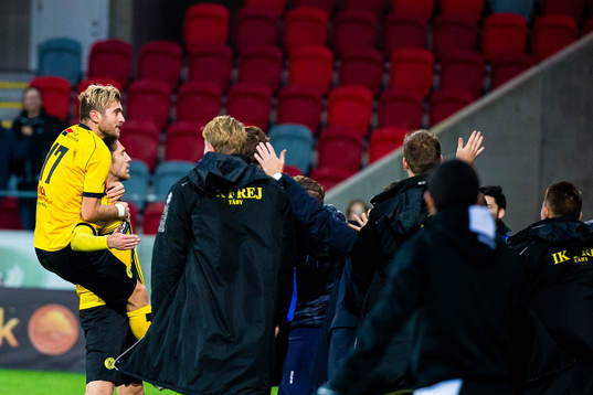 Frejs spelare firar