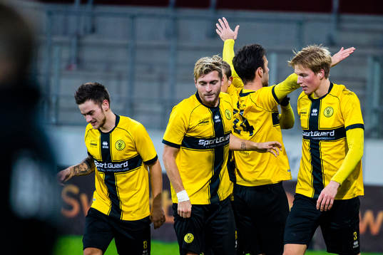 Frejs spelare firar