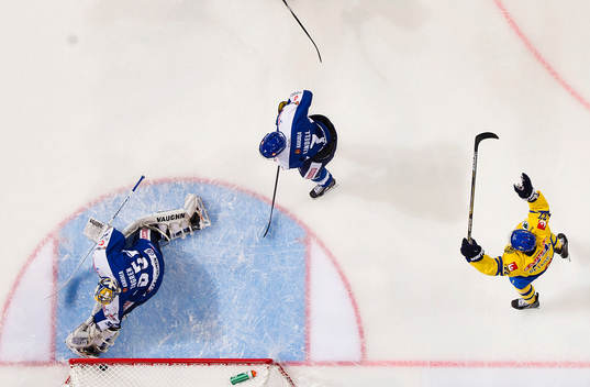 Bläddra bland fler bilder av Ishockey, Karjala Cup, Finland - Sverige