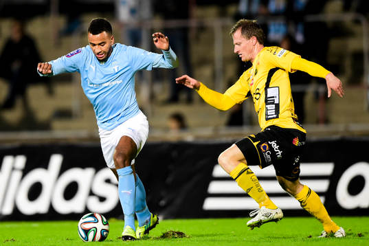 Malmö FFs Isaac Kiese Thelin och Elfsborgs Daniel Mobaeck
