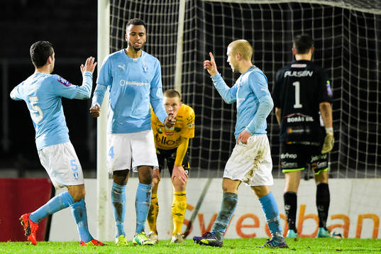 Malmö FFs Isaac Kiese Thelin (m) jublar