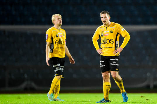 Elfsborgs Johan Larsson och Anders Svensson deppar