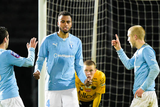Malmö FFs Isaac Kiese Thelin (m) jublar