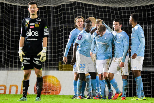Elfsborgs målvakt Kevin Stuhr Ellegaard deppar och Malmö