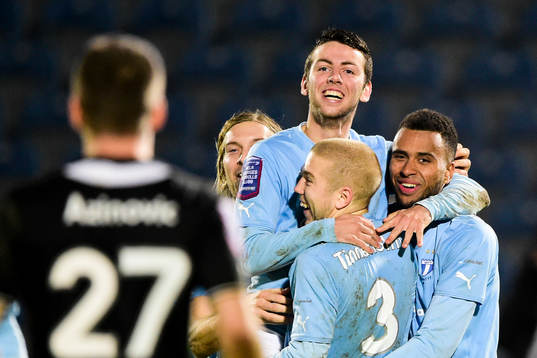 Malmö FFs Erdal Rakip tittar mot lagets andra matchhjälte