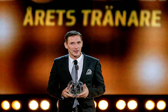 Årets tränare, dam tilldelades Rickard Nilsson, Kif