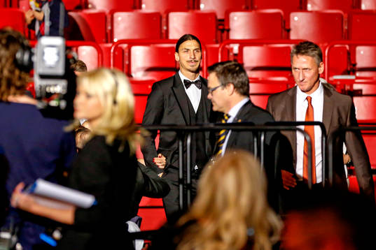 Zlatan Ibrahivoci och resten av landslaget