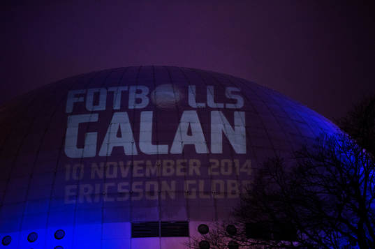 Fotbollsgalan projiceras på globen