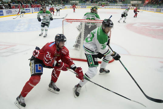 Vita Hästens Wilhelm Westlund och Rögles Niklas Hansson