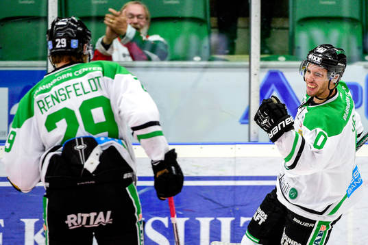 Rögles Jesper Jensen jublar