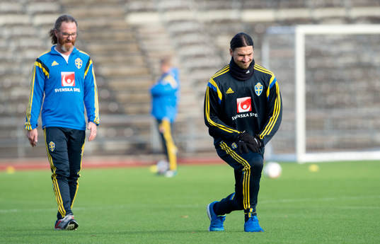 Sveriges Zlatan Ibrahimovic rehabtränar