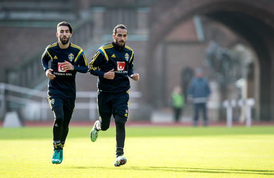 Sveriges Jimmy Durmaz och Erkan Zengin