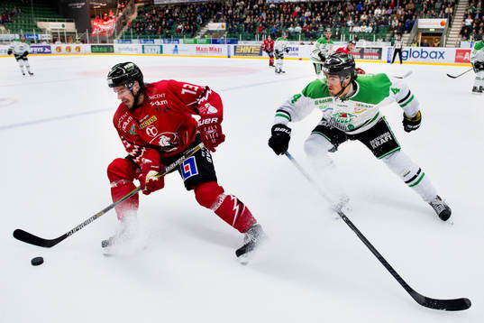 Vita Hästens Henrik Bankelius och Rögles Alen Bibic