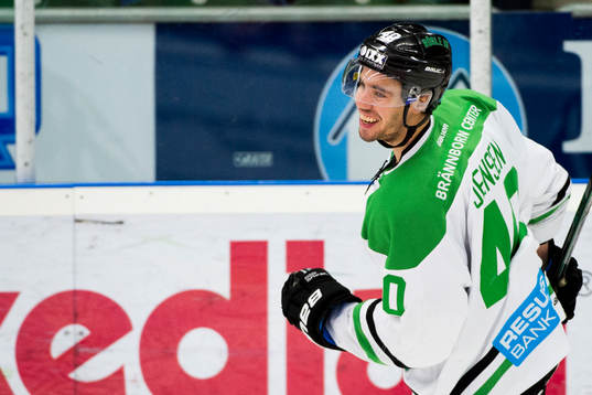 Rögles Jesper Jensen jublar