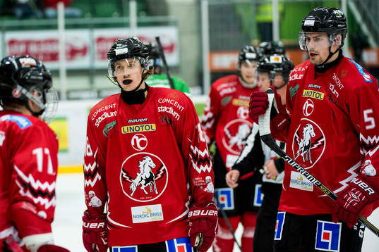 Vita Hästens Markus Gunnarsson och Joakim Petersson deppar