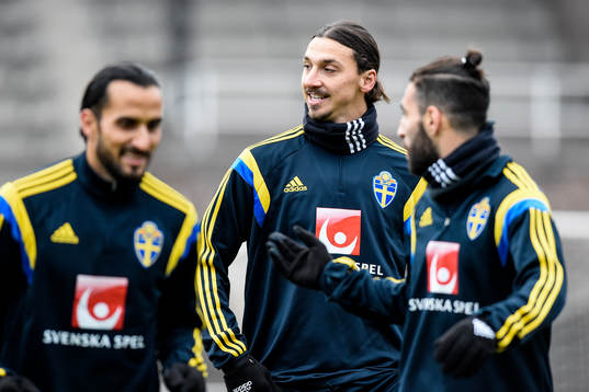 Sveriges Erkan Zengin, Zlatan Ibrahimovic och Jimmy Durmaz