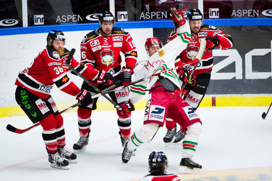 Moras Robin Johansson faller