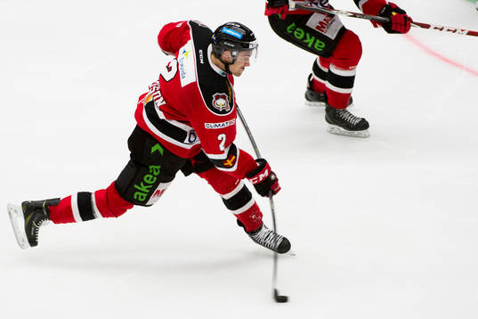 Malmö Redhawks Nils Andersson skjuter
