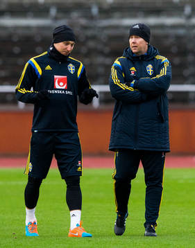Sveriges Kim Källström och assisterande tränare Peter