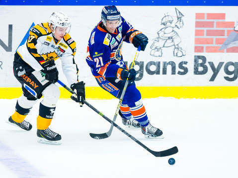 Skellefteås Pär Lindholm jagar Växjös Cory Murphy