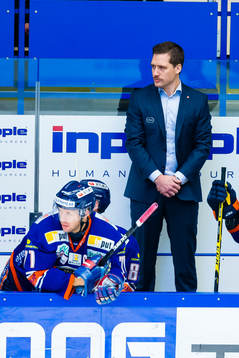 Växjös tränare Sam Hallam