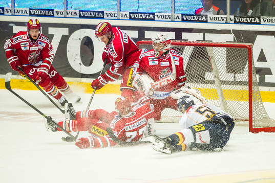 målvakt Linus Ullmark Travis Roche Jonas Ahnelöv  mot