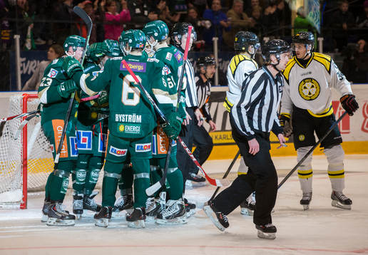 Färjestads Joakim Nygård jublar vid mål 2-1 av Joakim