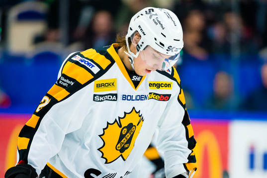 Skellefteås Oskar Sundqvist hänger med huvudet