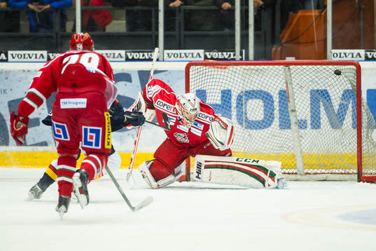Djurgårdens Marcus Sörensen gör 1-2 målet på Modos