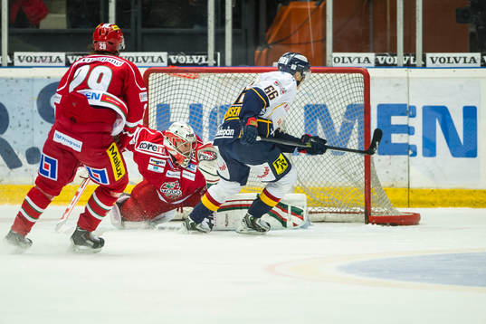 Djurgårdens Marcus Sörensen gör 1-2 målet på Modos