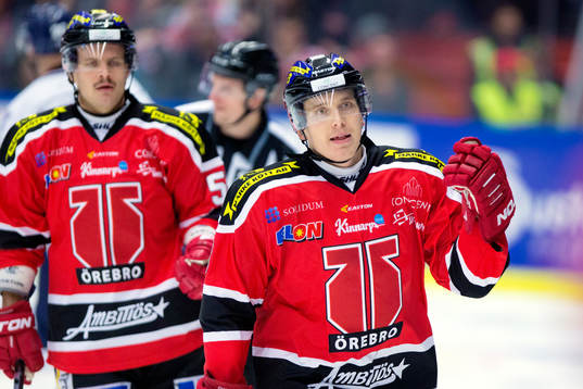 Örebros Joonas Jalvanti firar