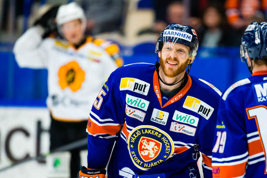 Växjös Liam Reddox ler