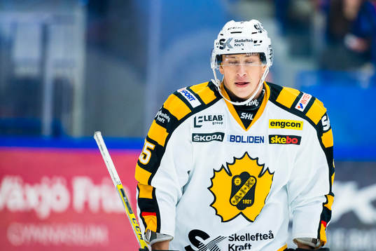 Skellefteås Martin Sevc blundar
