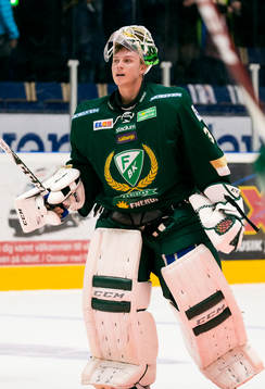 Färjestads målvakt Fredrik Pettersson Wentzel med mask i