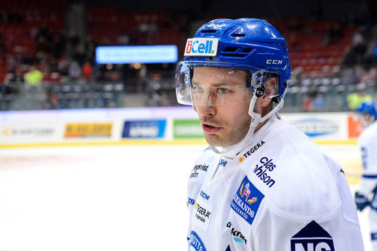 Leksands Fabian Brunnström värmer upp innan