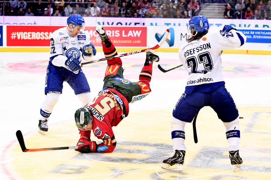 Frölundas Mats Rosseli Olsen fälls av Leksands Jens