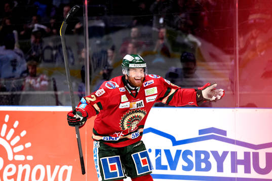 Frölundas Robin Figren firar