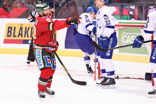 Frölundas Robin Figren firar