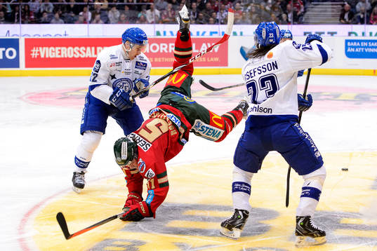 Frölundas Mats Rosseli Olsen fälls av Leksands Daniel