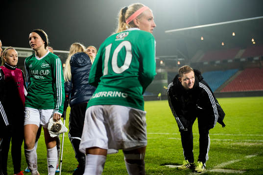 Fortuna Hjørrings Taryn Hemmings, Camilla Kur och tränare